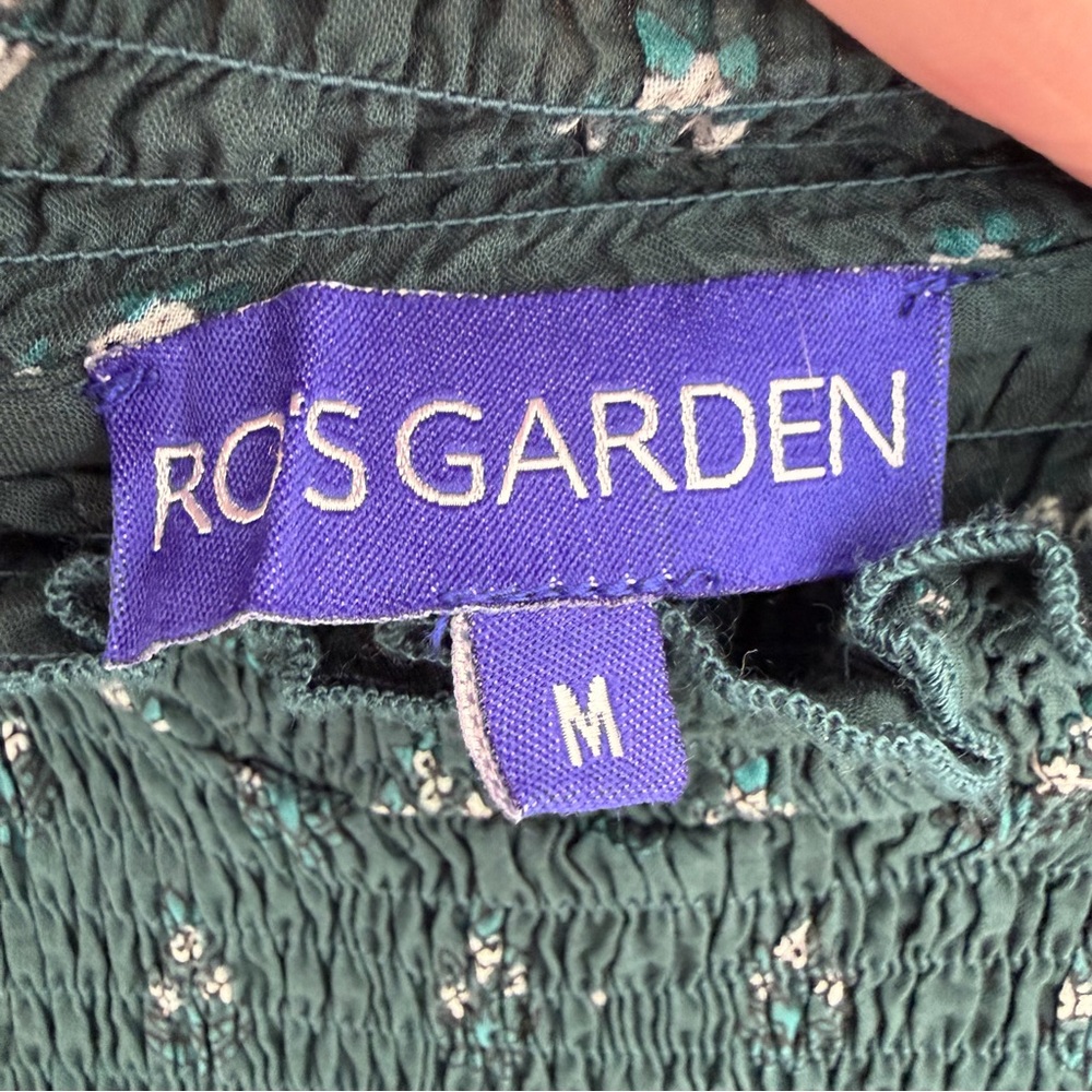 RO’S GARDEN Smocked Indira Gama Top in Dark Green Floral - Picture 2 of 9